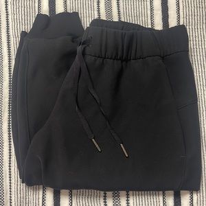 LIKE NEW LULU black joggers